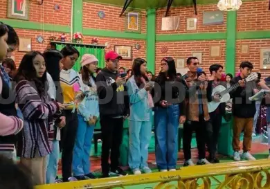 Se reúnen familias de comunidades eclesiales