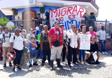 Migrantes se organizan para irse en caravana
