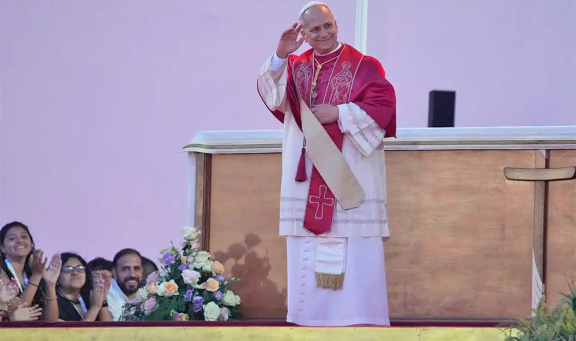 El líder mundial de los católicos se despidió de los jóvenes animándolos a “perseverar en la fe con alegría y valentía”. Cortesía