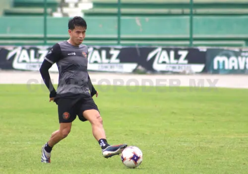 Un ensayo más en el Víctor Manuel Reyna