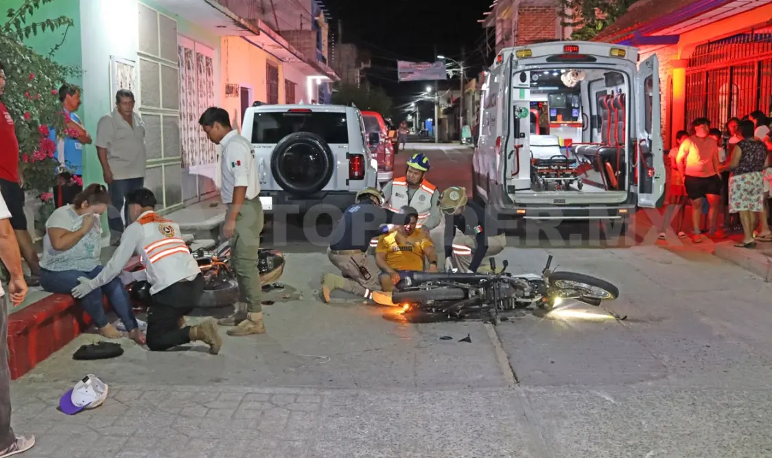 A la llegada de los paramédicos aún permanecían tirados. Osman Toledo / CP