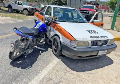 Se estampa en un taxi; hubo un herido