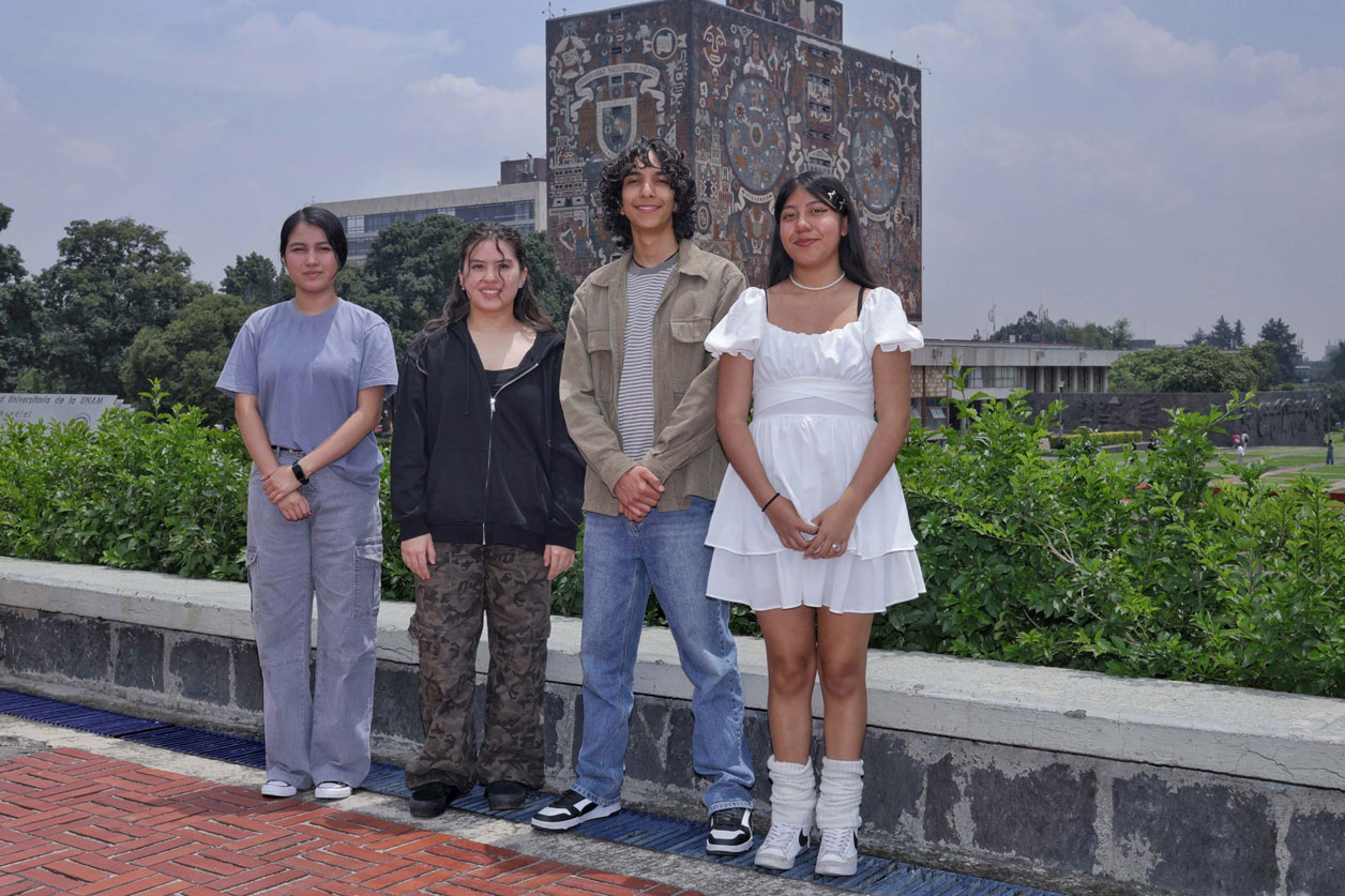 Se juntan puntajes perfectos de examen de ingreso
