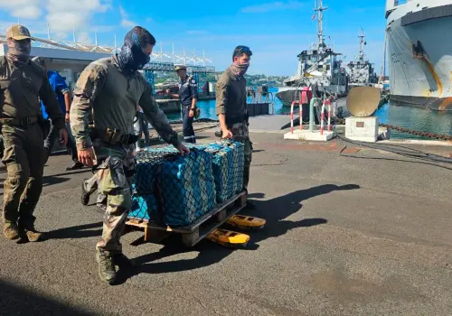 Interceptan narcovelero con droga procedente de México