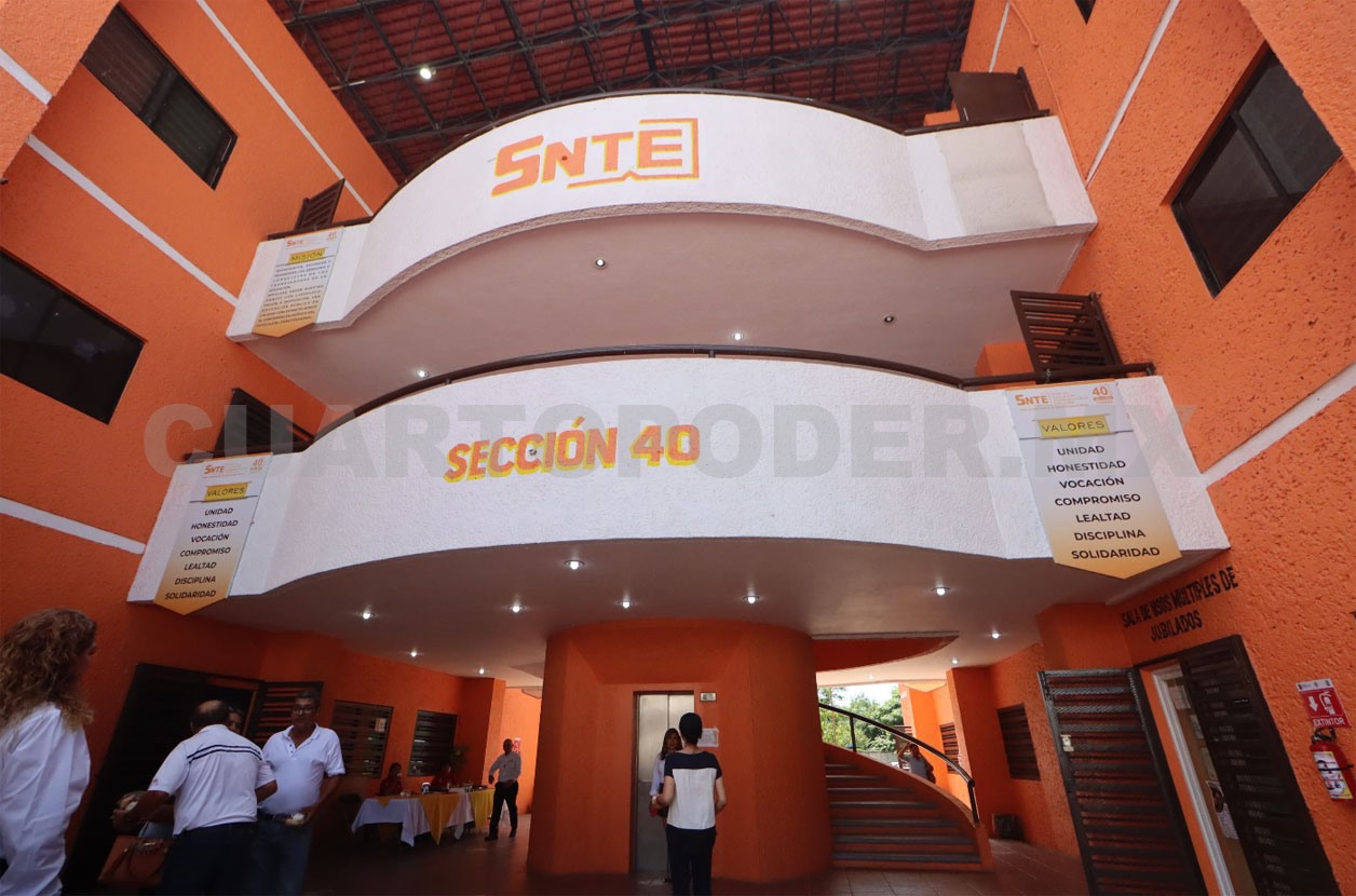 Miles de docentes quieren cambiar su centro de trabajo
