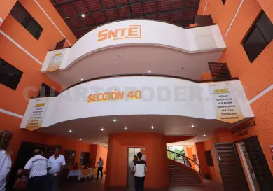 Miles de docentes quieren cambiar su centro de trabajo