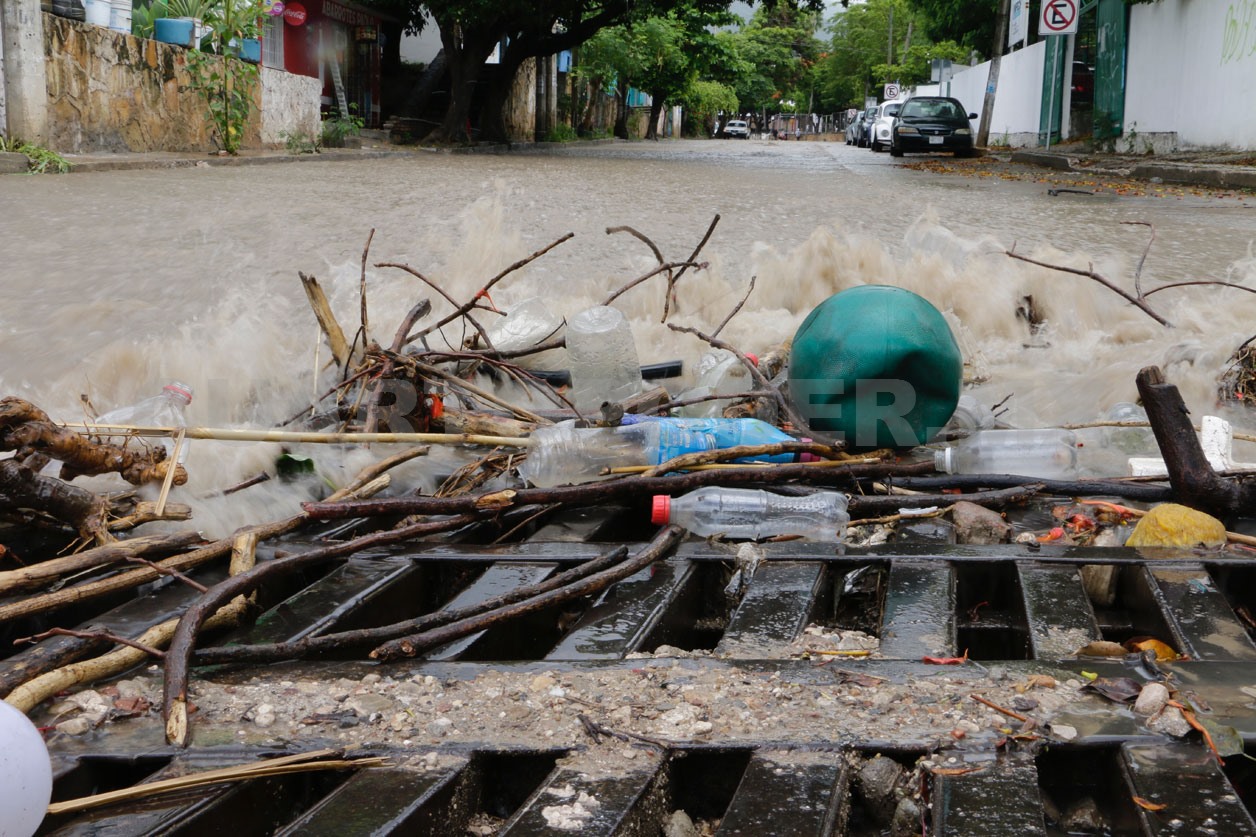 Advierten aumento de taponamientos por basura