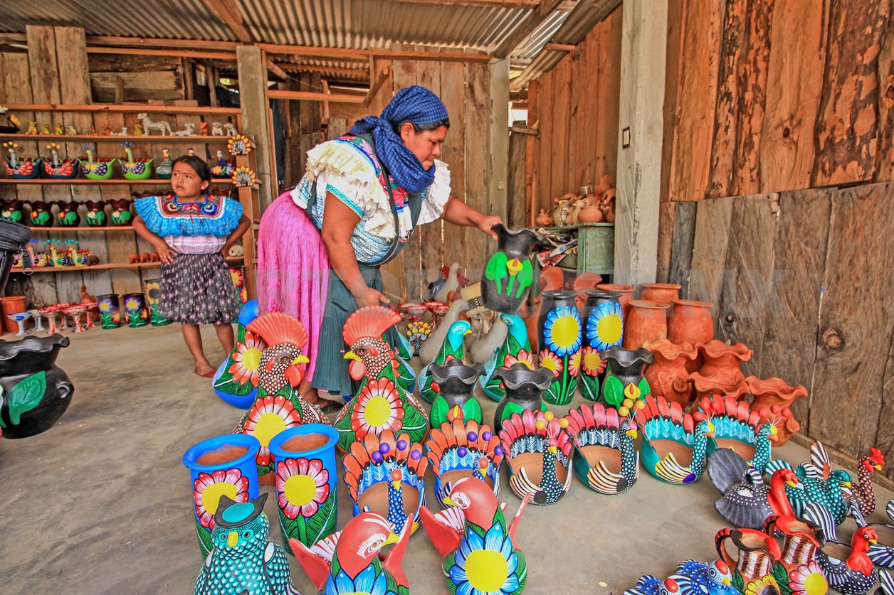 Un éxito la Feria del Barro en Amatenango