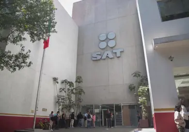 Denuncian empresarios anomalías