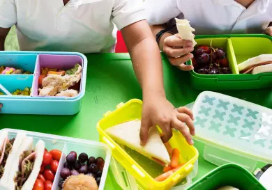 Avanza estrategia contra alimentos chatarra