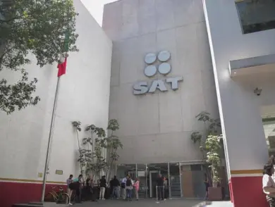Denuncian empresarios anomalías