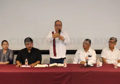 Despiden a personal del Cecytech; piden diálogo