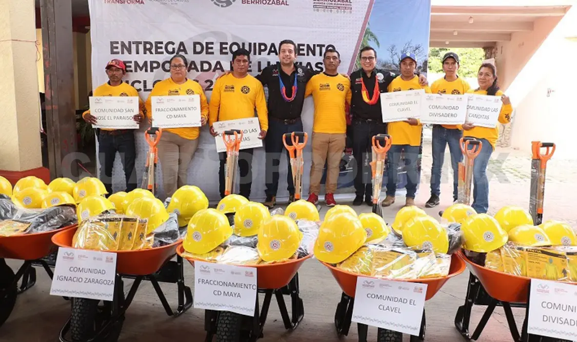 Entregaron equipo a nueve comunidades que ahora cuentan con herramientas para atender situaciones de emergencia y/o desastre. CP