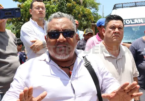 Choferes piden permanencia de parada en el centro