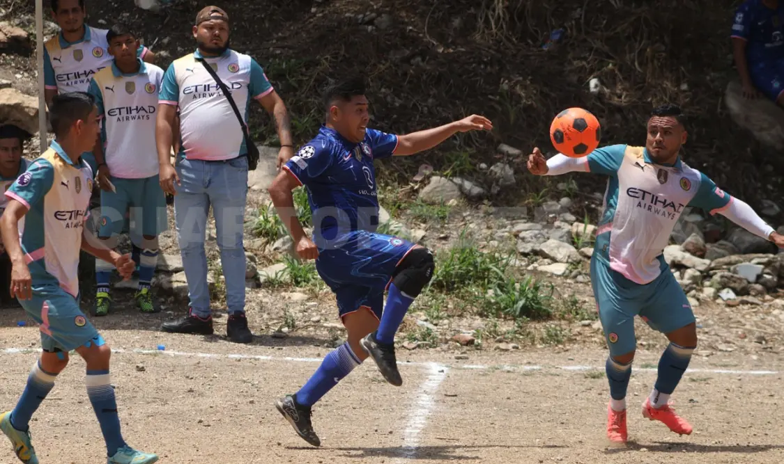 Deportivo Leones dominó el primer tiempo con dos anotaciones de gran factura. Alan Pola/CP