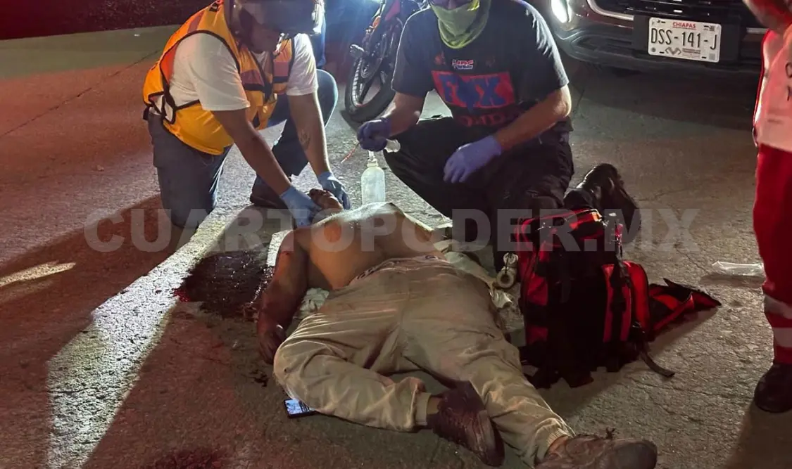 El exceso de velocidad y una mala maniobra provocaron que un joven motociclista derrapara. Ulises Villalobos / CP