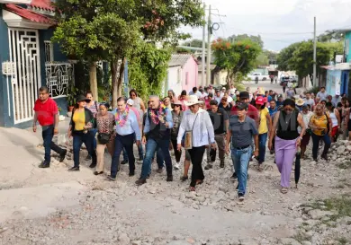 Arranca pavimentación en la CCI: Ángel Torres