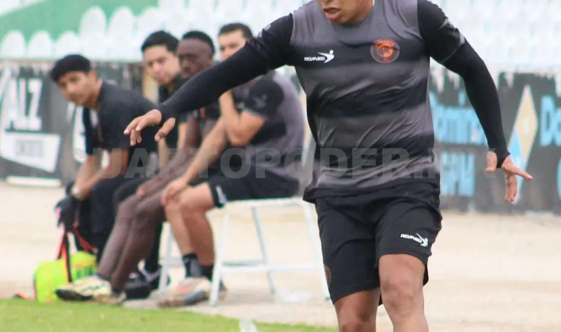 Ángel “Tepa” Tecpanécatl se perfila como el capitán indiscutible de Jaguares para la temporada 2025-26. Cortesía