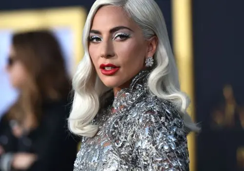 Lady Gaga cantará y actuará en Merlina