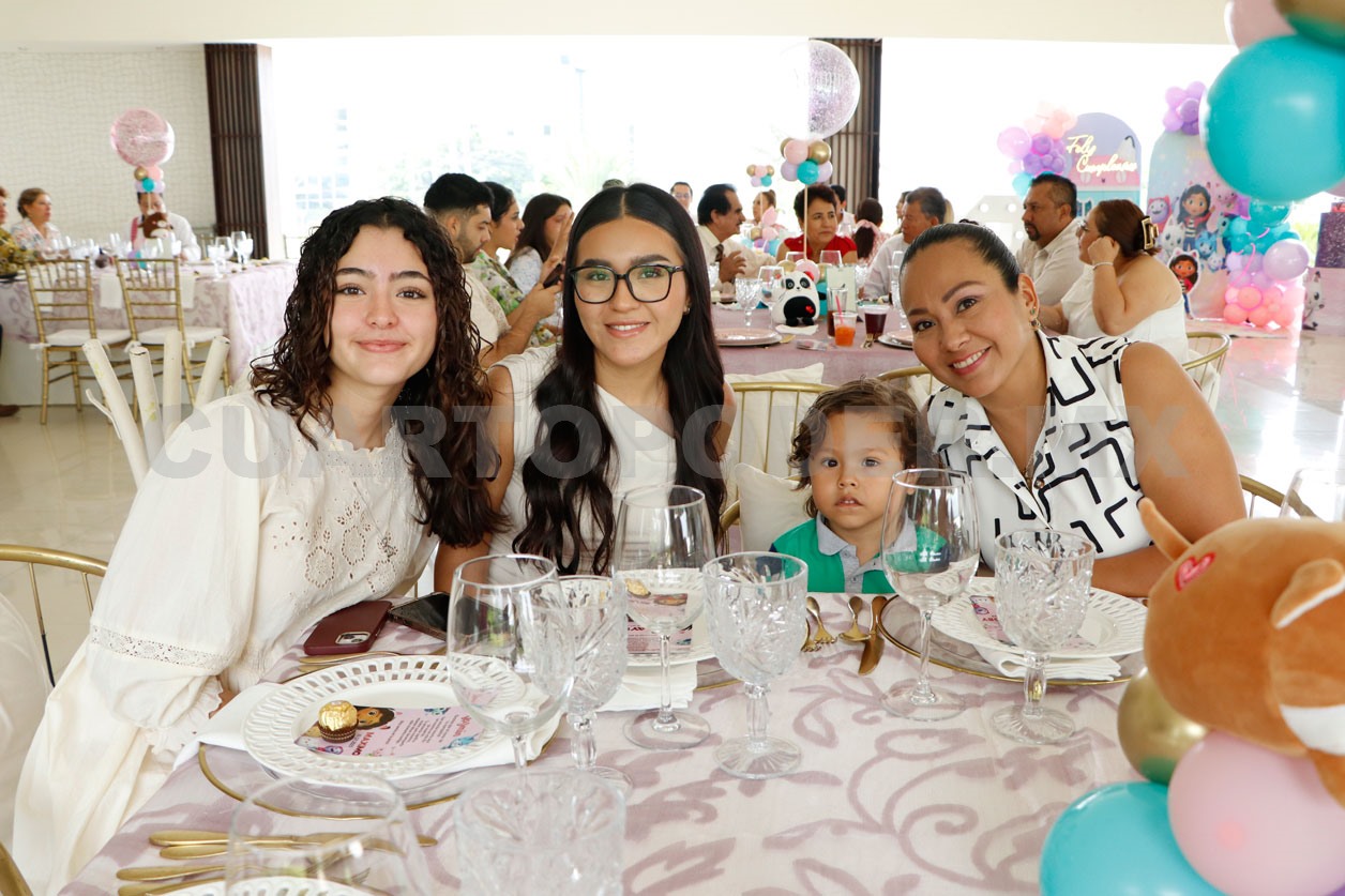 Yazmín recibió el bautismo
