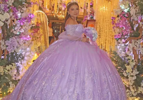 Nahomi celebró sus XV años