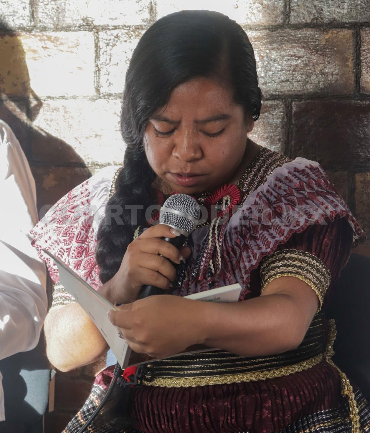 Presentan el libro “Palabras en resistencia”