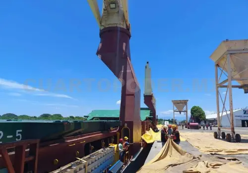 Llegan otras 11 mil toneladas de maíz a Puerto Chiapas