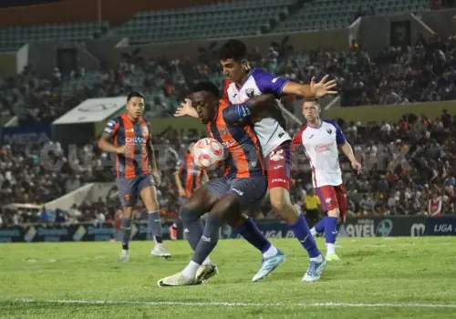 Jaguares cierra pretemporada en Chiapas