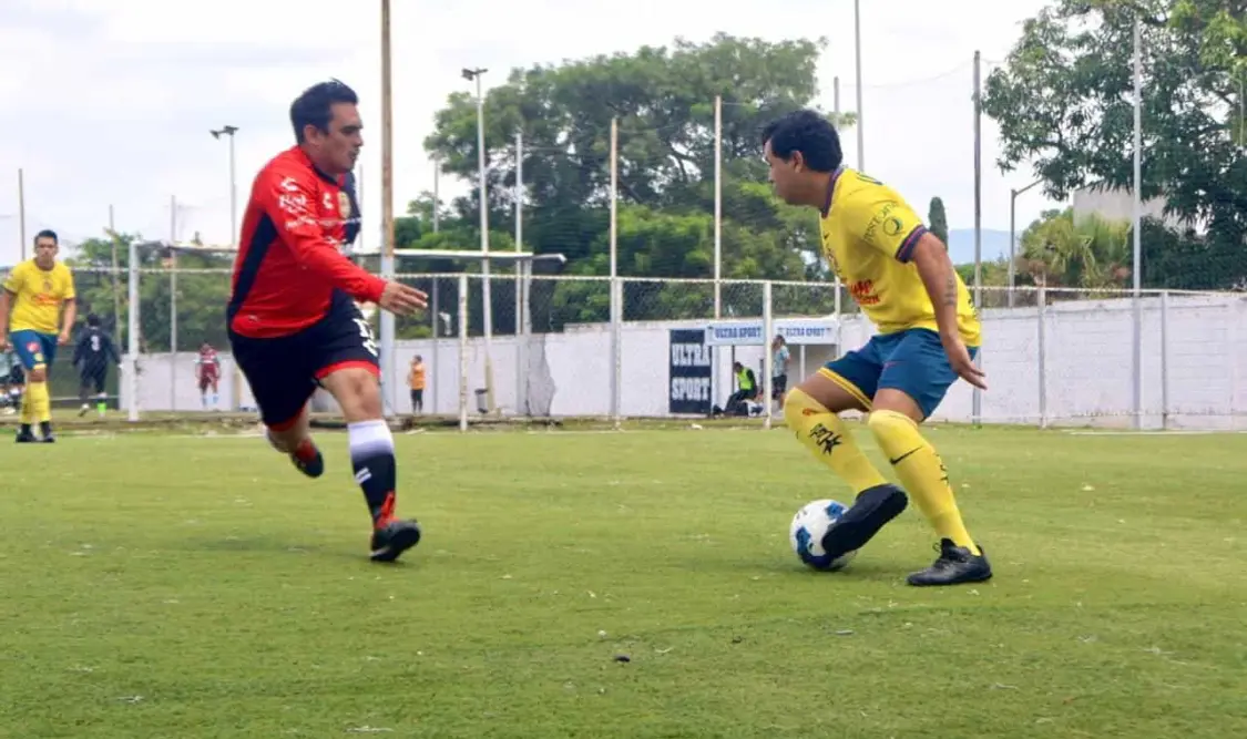 Con goles, entrega y buen Futbol, el torneo dio su primer paso con éxito. Alan Pola/CP