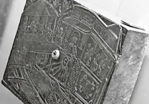 Inbal recupera placa dañada de Posada