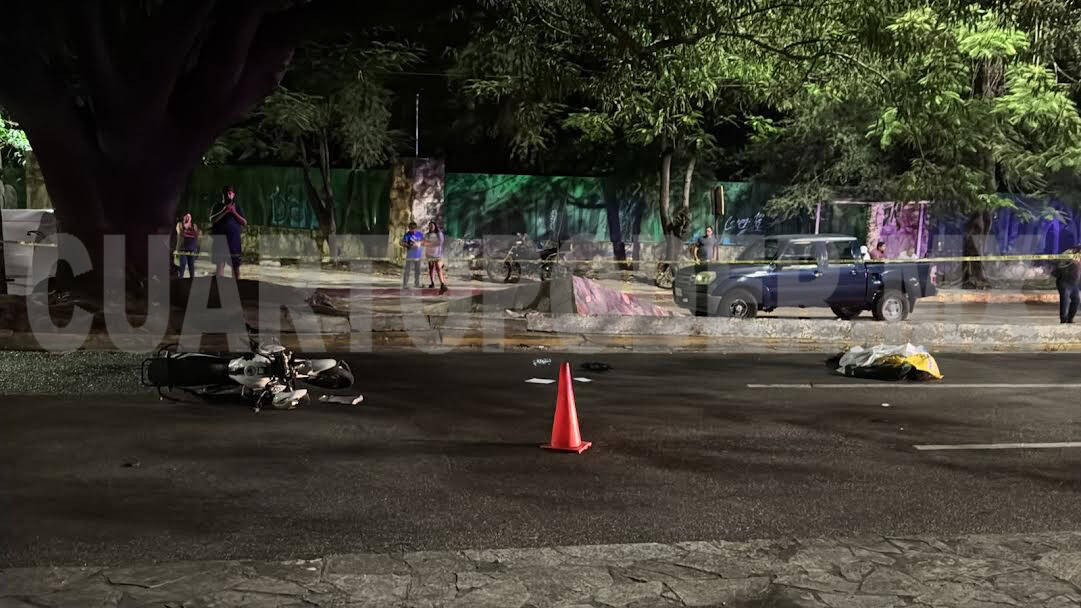 Derrapa nuevamente joven motorista y fallece
