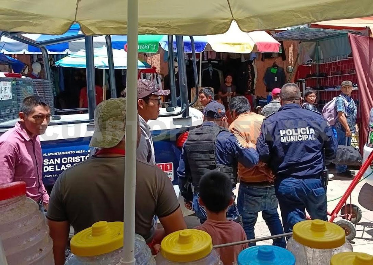Locatarios atrapan a un ladrón y es entregado