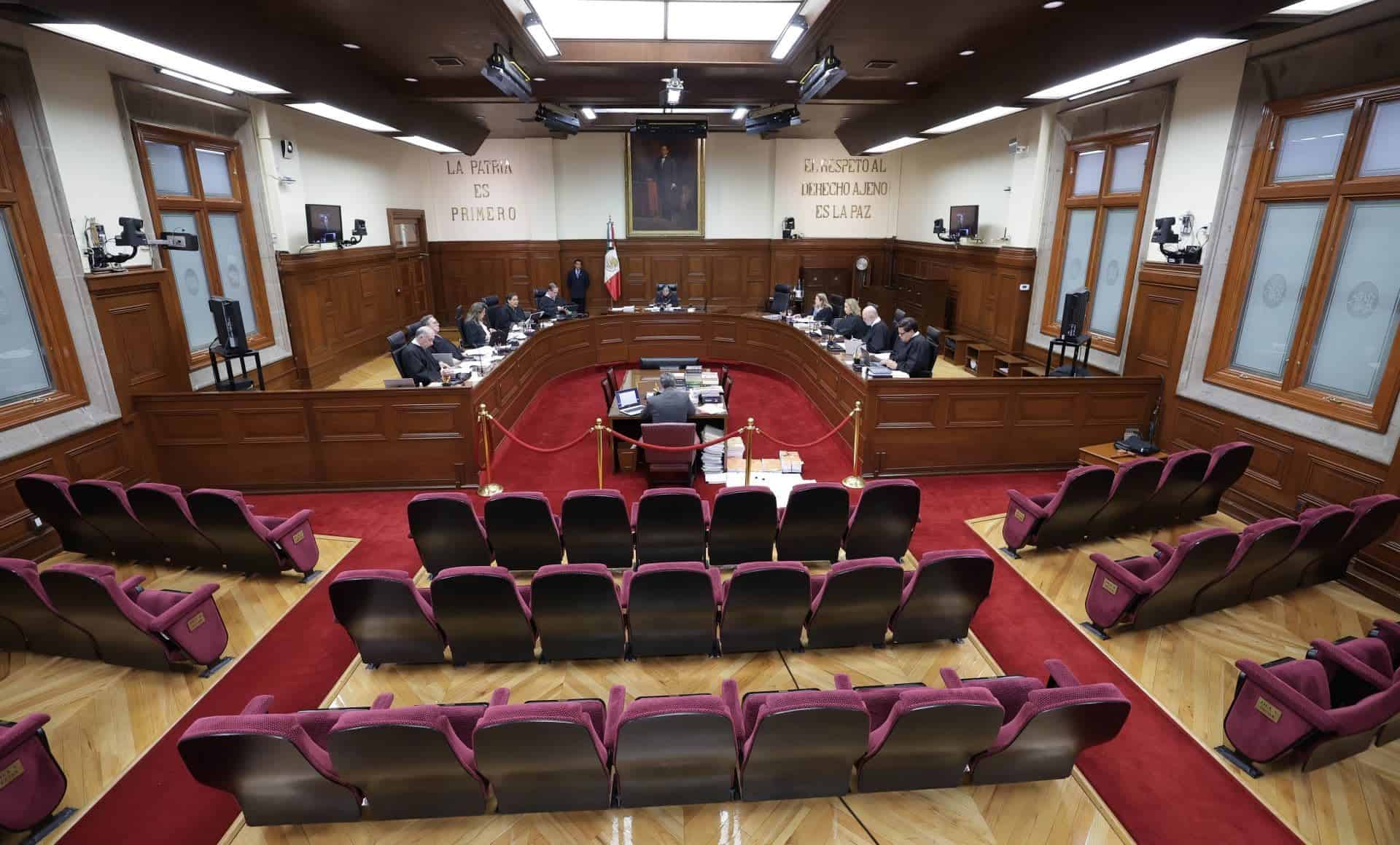 Acusan colectivos a SCJN de traición