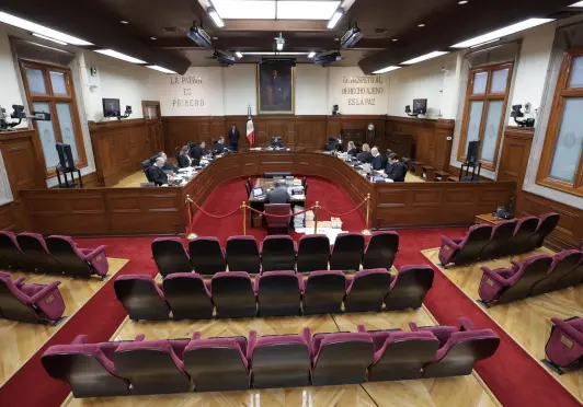 Acusan colectivos a SCJN de traición