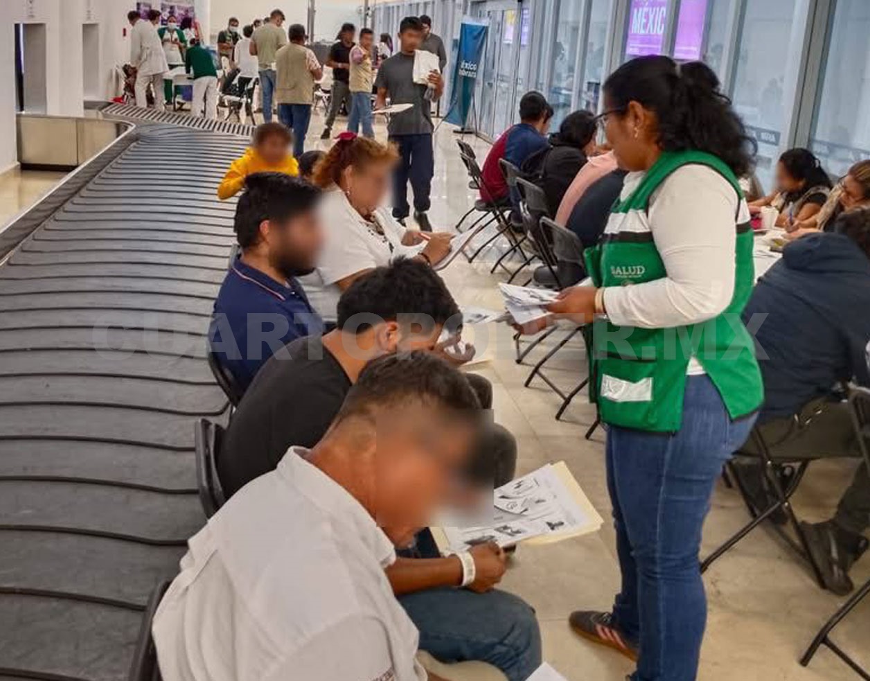 Arriba avión con repatriados de EE.UU.