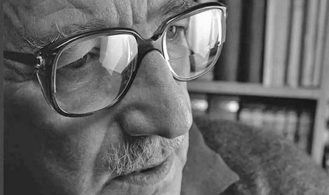 Los interesados deberán enviar un libro de poemas inédito, escrito en español, con tema y forma libres. Cortesía