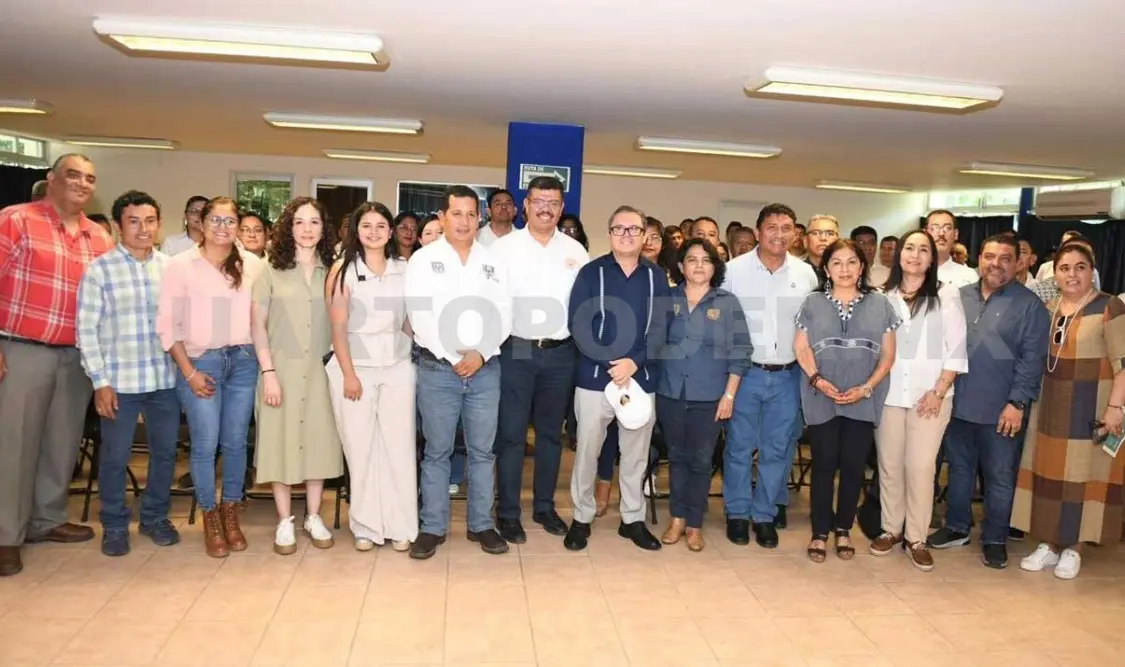 Oswaldo Chacón pidió conocer las acciones que la administración central realiza para beneficio de su comunidad. CP