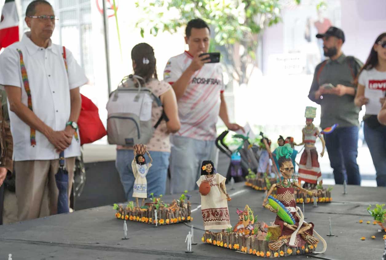 Votan por ofrenda monumental para Día de Muertos