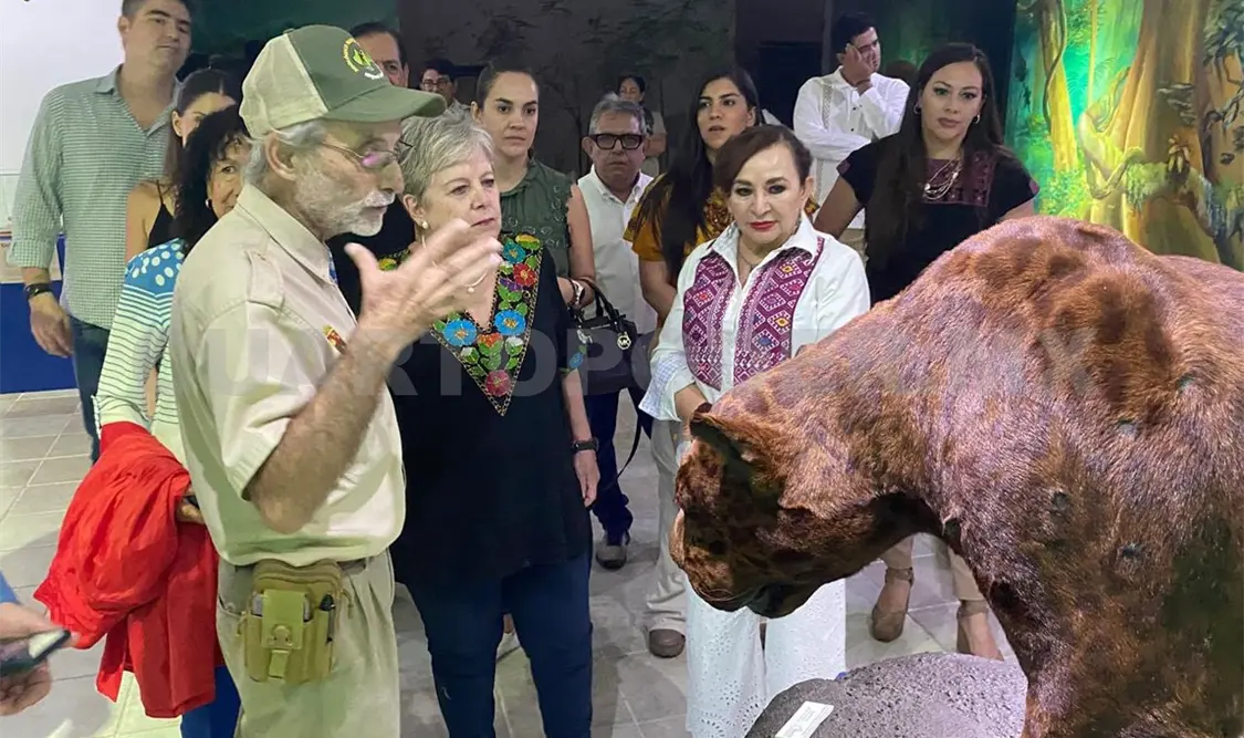 La secretaria de Medio Ambiente y Recursos Naturales, Alicia Bárcena, realizó un recorrió por el ZooMAT. CP