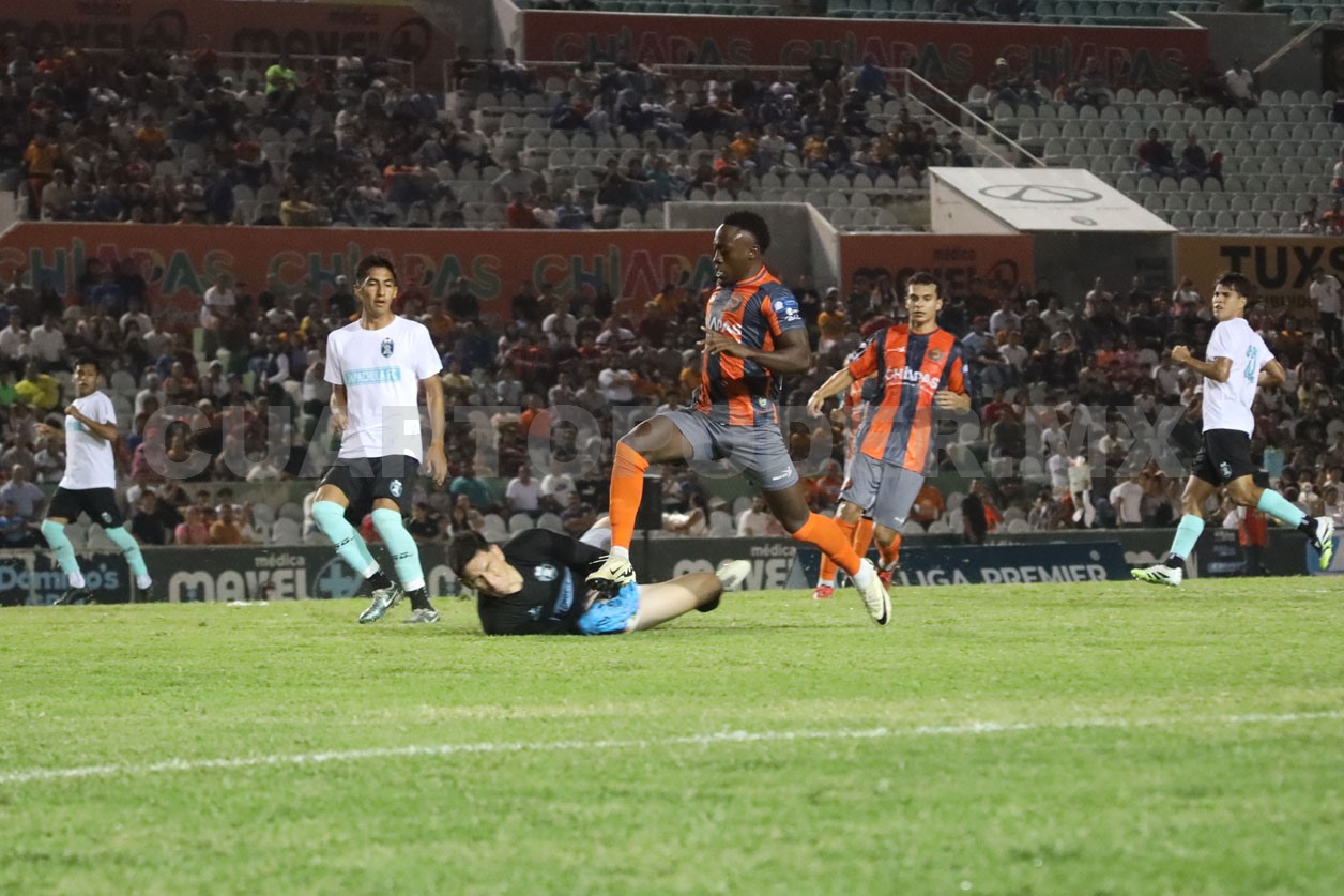 Jaguares cae en su propia cancha