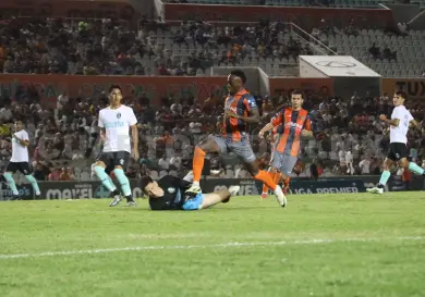 Jaguares cae en su propia cancha