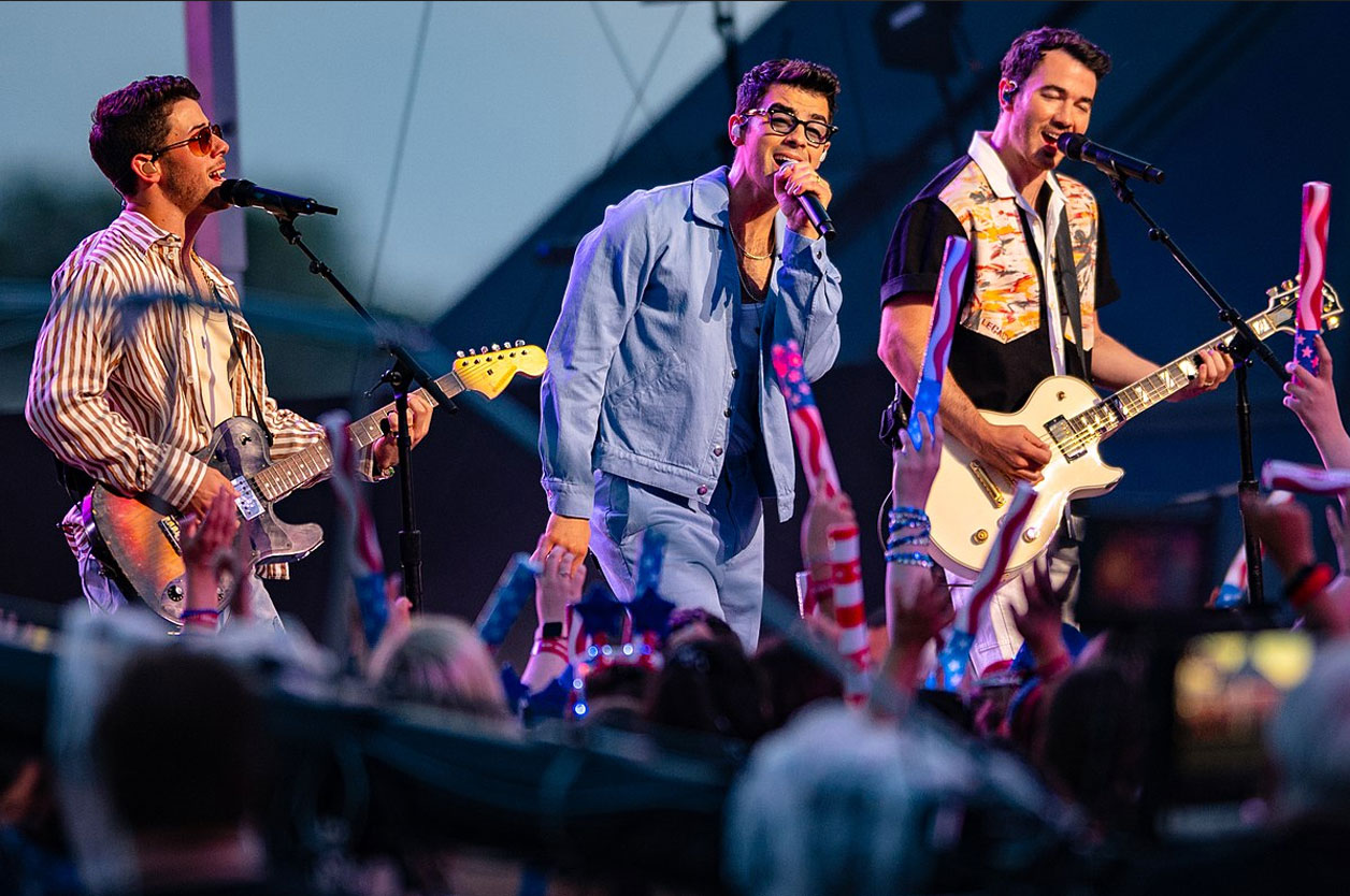 Jonas Brothers celebra 20 años