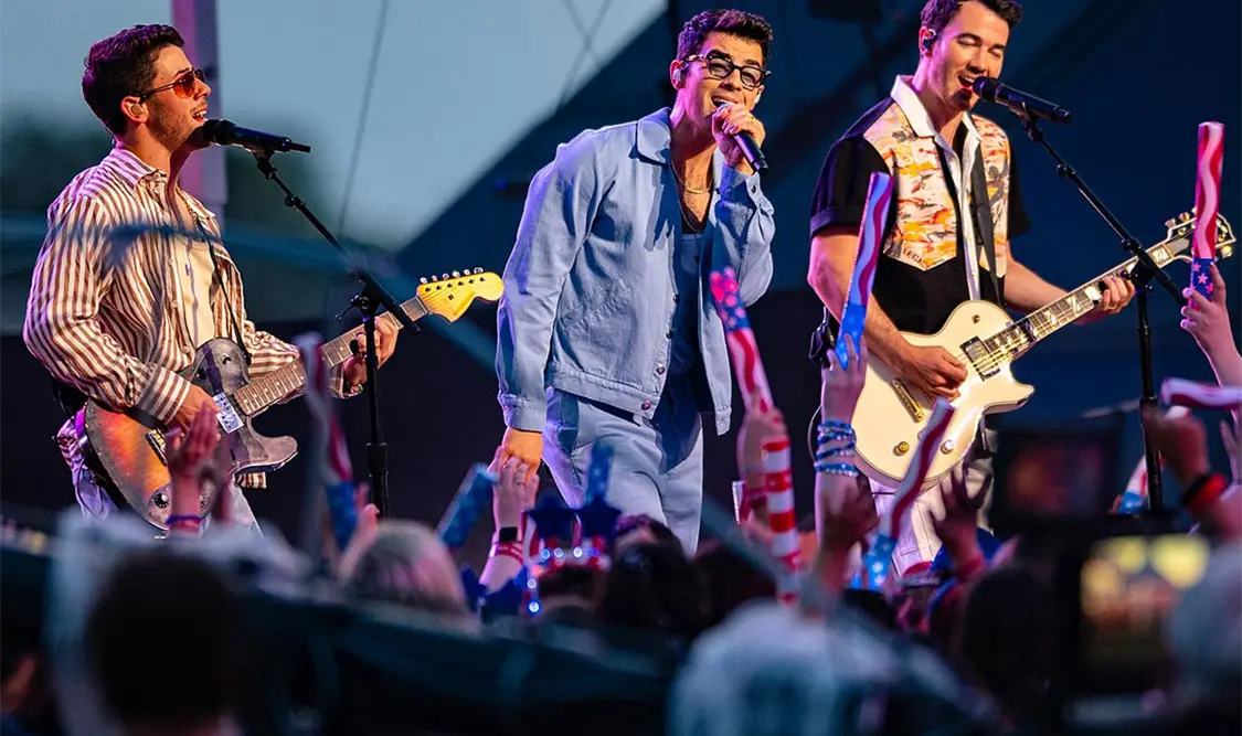 Jonas Brothers celebra 20 años