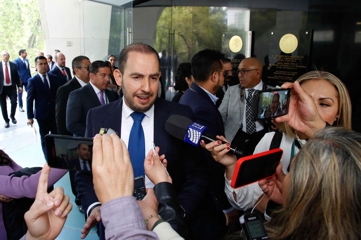 Califica Marko Cortés de “simulación” la consulta