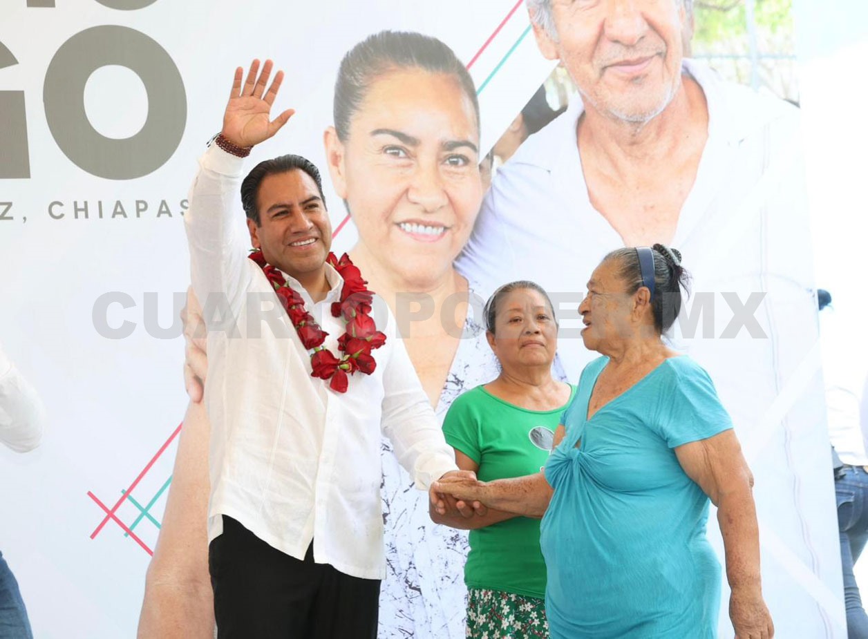 Entrega Eduardo Ramírez apoyos alimentarios