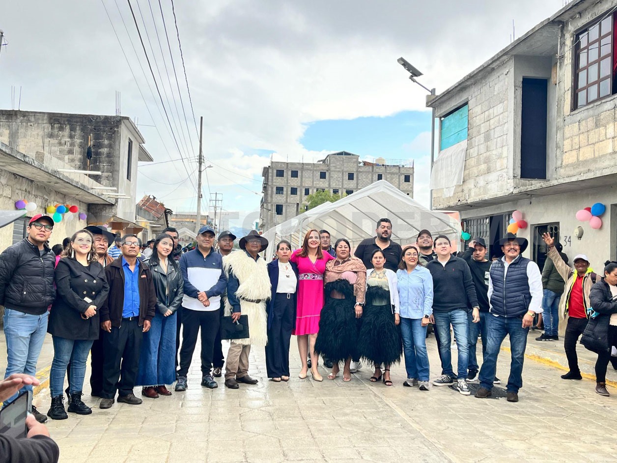 Inauguran calle en la colonia 1ro de Enero