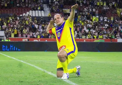 Cuauhtémoc Blanco anota espectacular gol