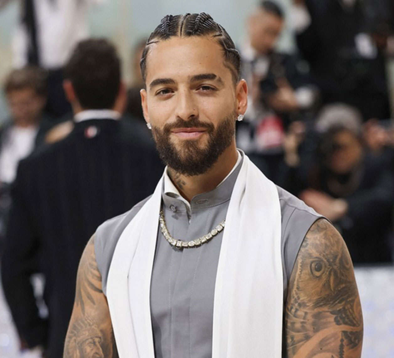 Maluma regaña a fan en concierto