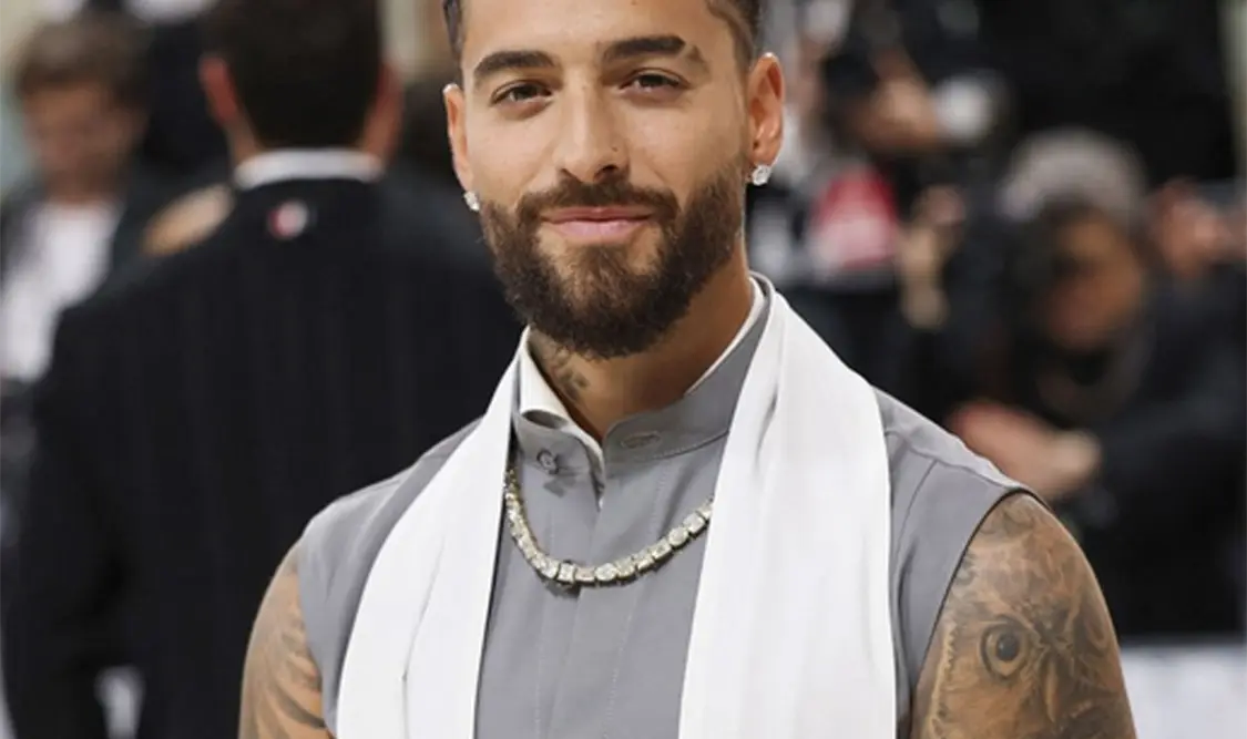 Maluma regaña a fan en concierto