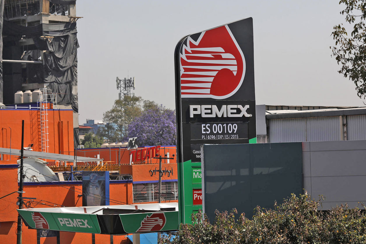Coparmex: Pemex debe eliminar contratos inflados
